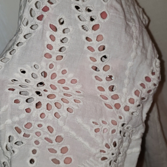 LUQ White Eyelet Lace Sleeve Tie Front Blo… - Picture 4 of 8